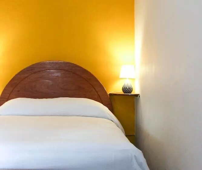 Nomade   Hostel