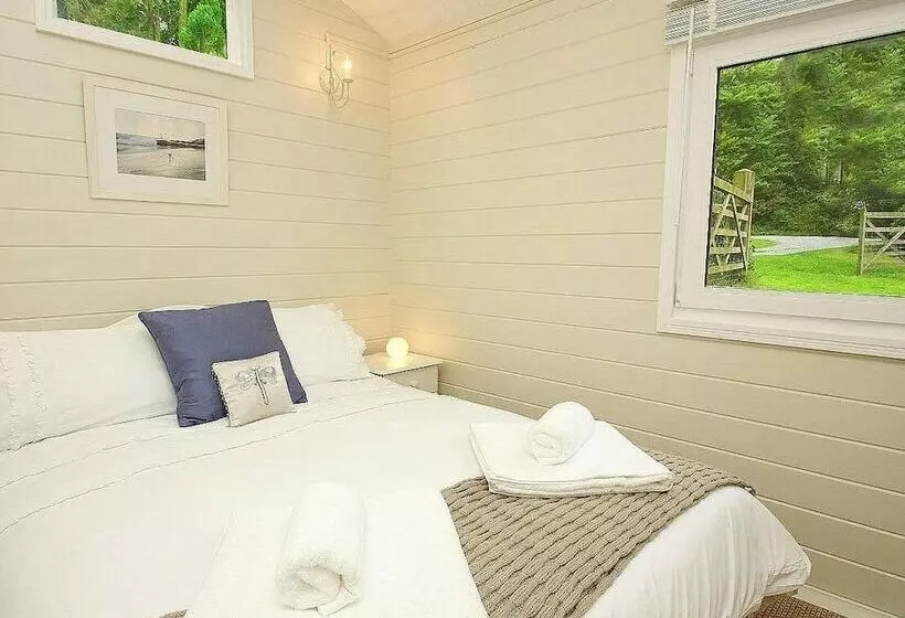 Sam's Cabin