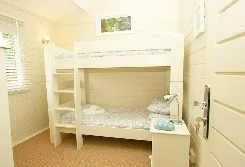 Sam's Cabin
