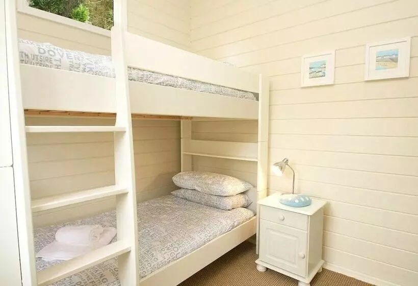 Sam's Cabin