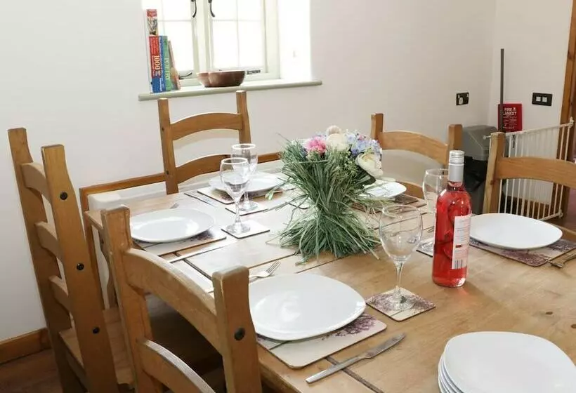 Woodside Cottage