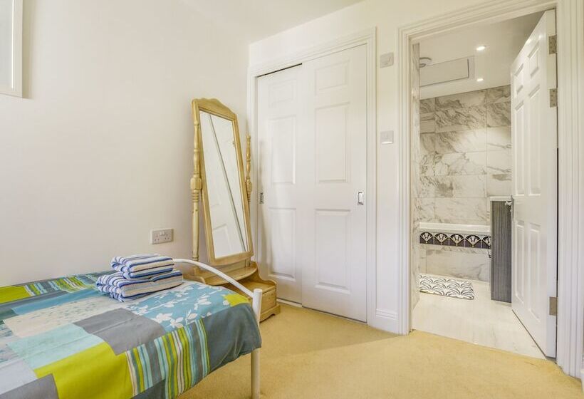 24 Burgh Island Causeway