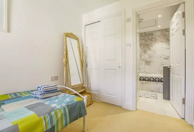 24 Burgh Island Causeway