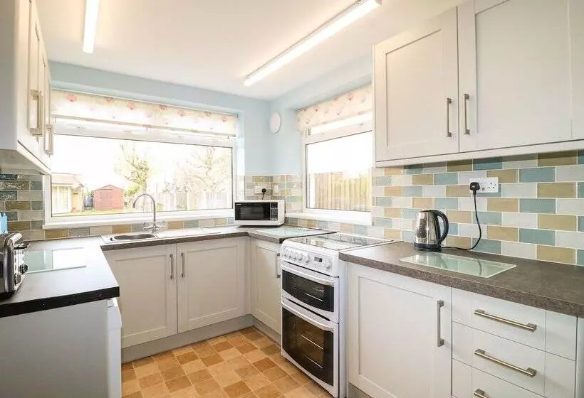 75 Mansfield Road