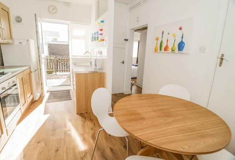 Beside The Sea   Ar Lan Y Mor