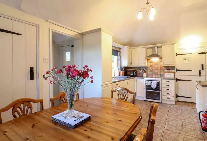 Gardener's Cottage