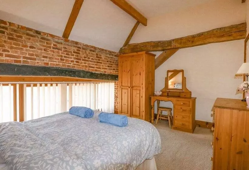 Hadleigh Farm Barn