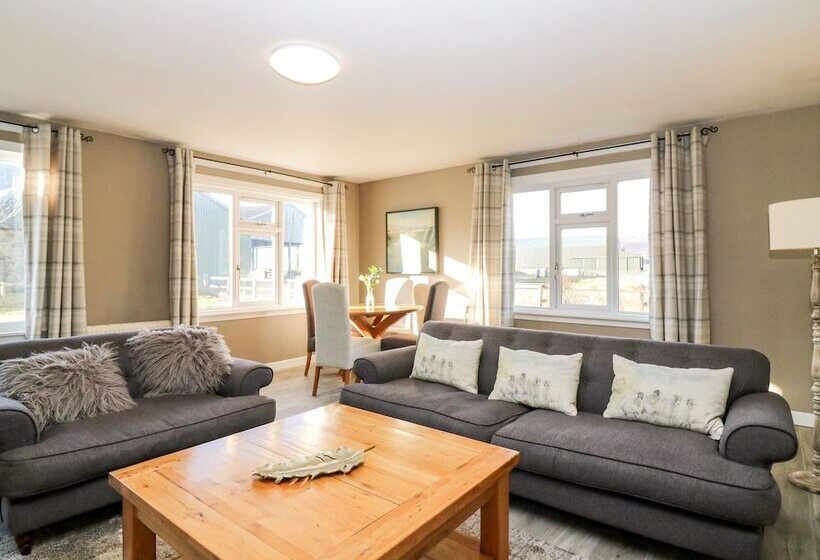 White Hillocks Cottage