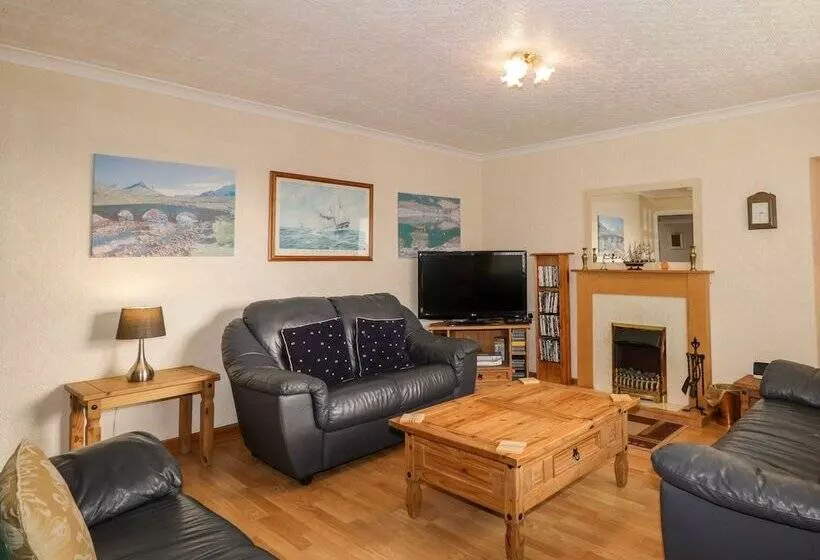 Braemar Cottage