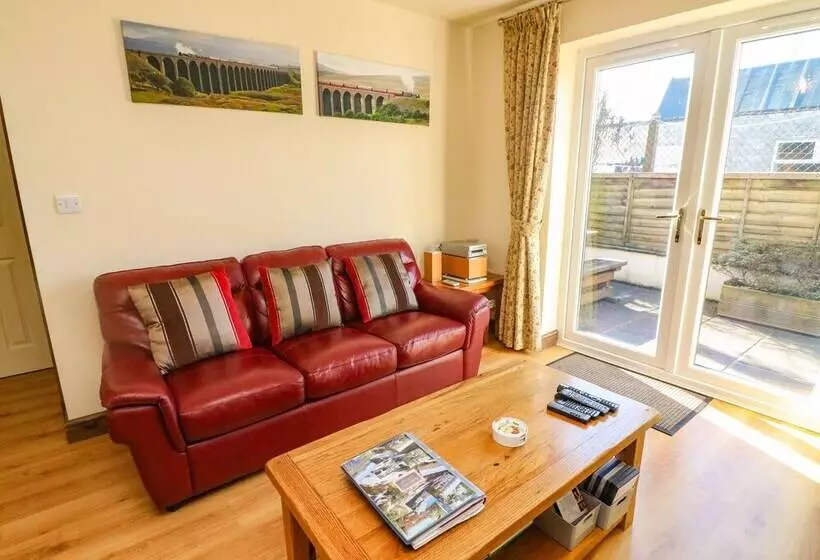 Bytheway Cottage