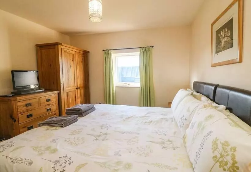 Bytheway Cottage