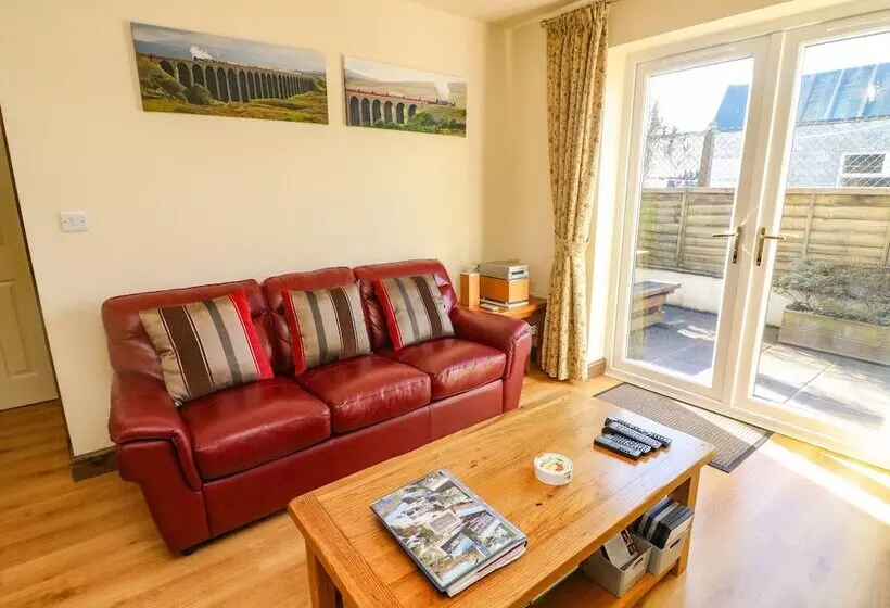 Bytheway Cottage