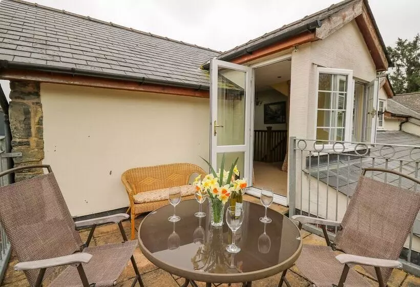 Cefn Cottage