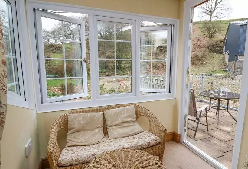 Cefn Cottage