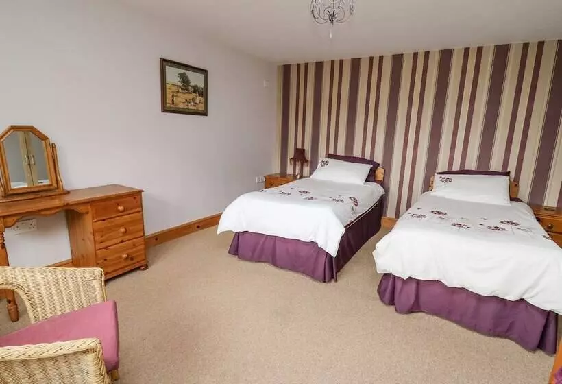 Cefn Cottage
