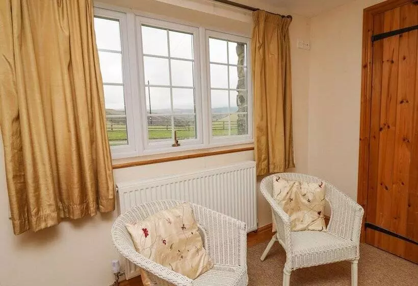 Cefn Cottage