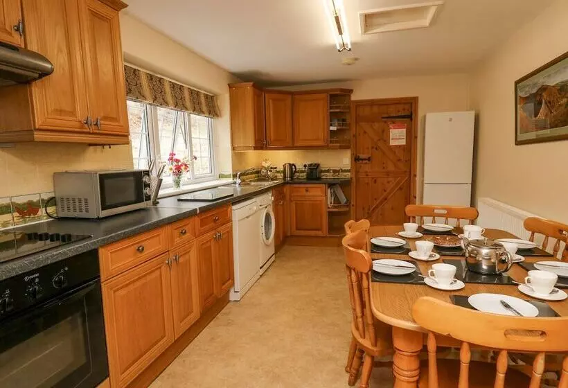 Cefn Cottage