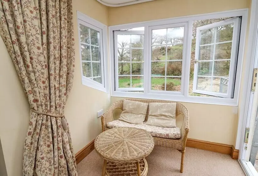Cefn Cottage