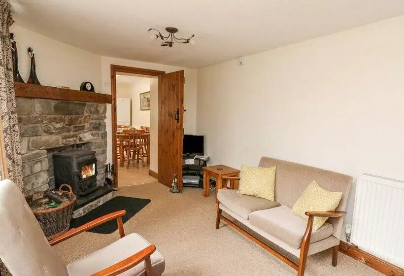 Cefn Cottage