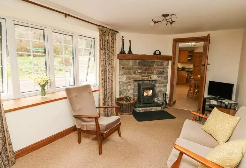 Cefn Cottage