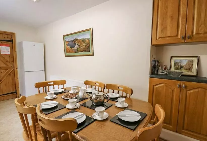 Cefn Cottage