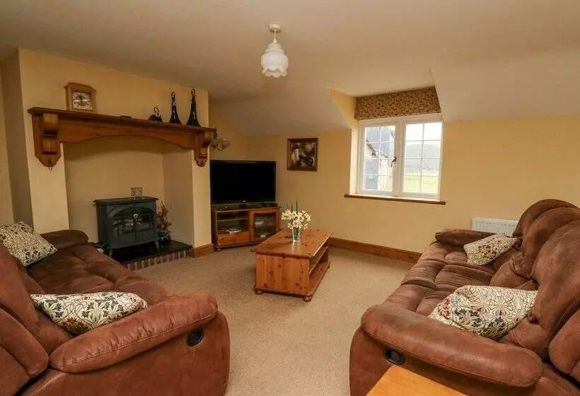 Cefn Cottage