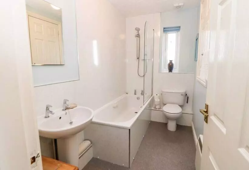 Cleeve Cottage