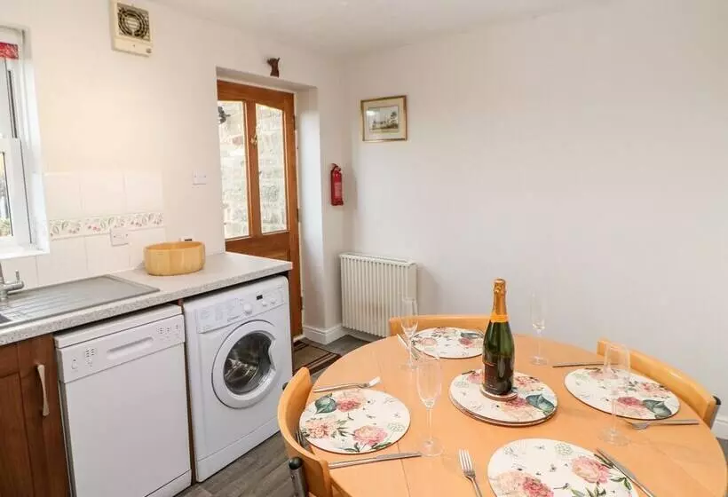 Cleeve Cottage
