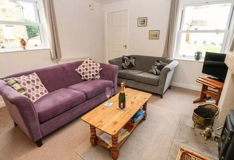 Cleeve Cottage