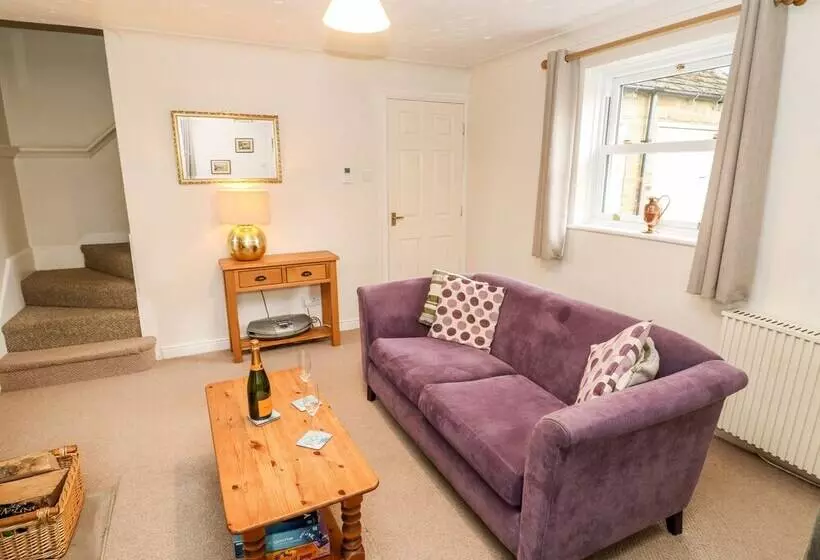 Cleeve Cottage