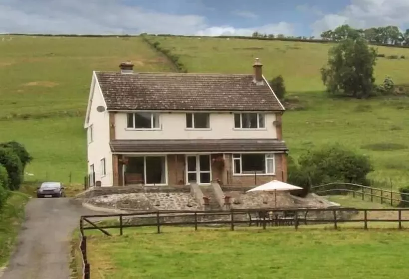 Cwmgilla Farm