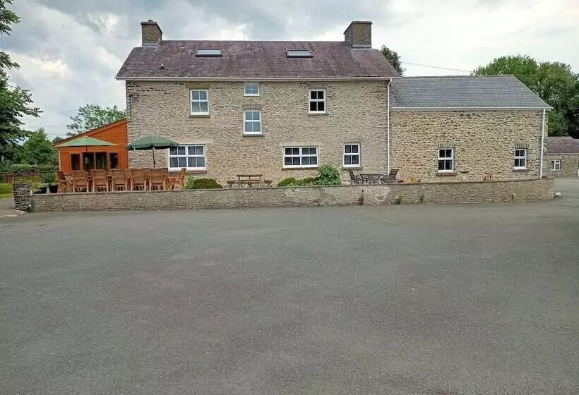 Dolau Farmhouse