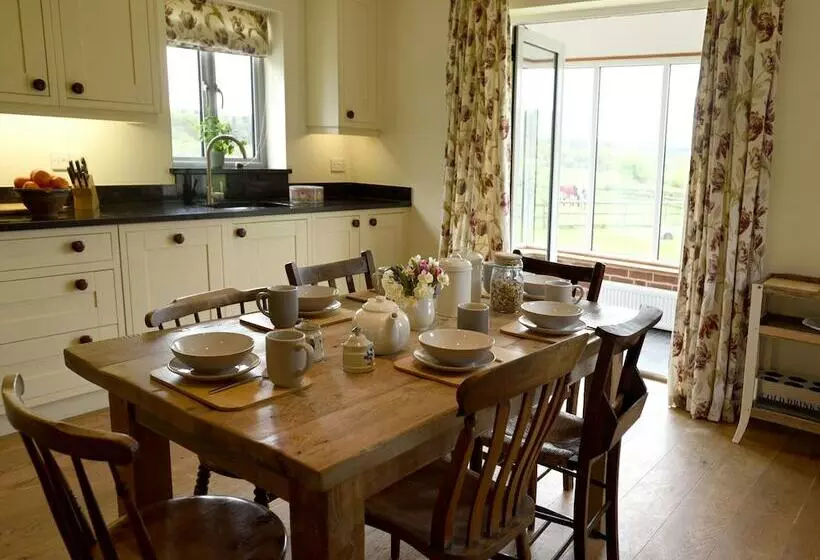 Farley Lodge