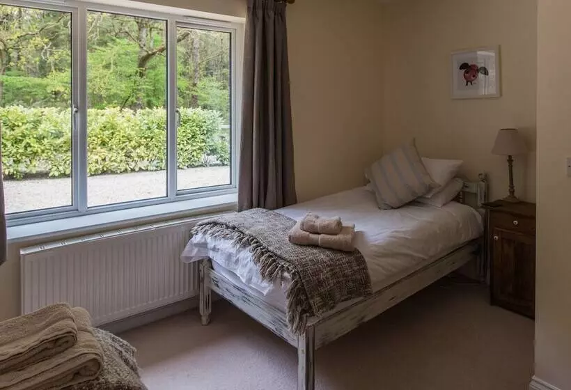 Farley Lodge