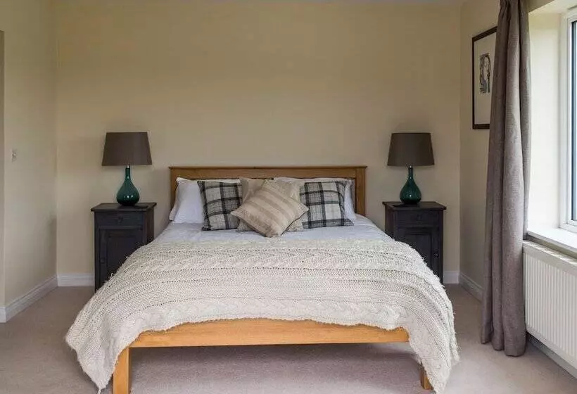 Farley Lodge