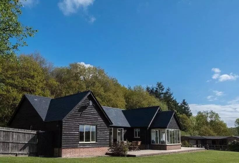 Farley Lodge