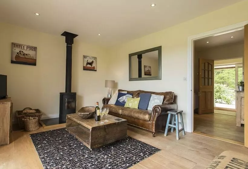 Farley Lodge