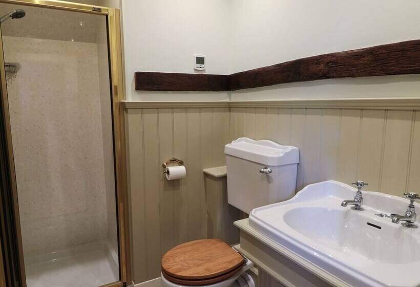 Just A Cottage, Newlands Farm