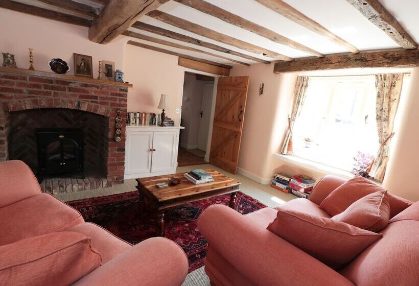 Just A Cottage, Newlands Farm