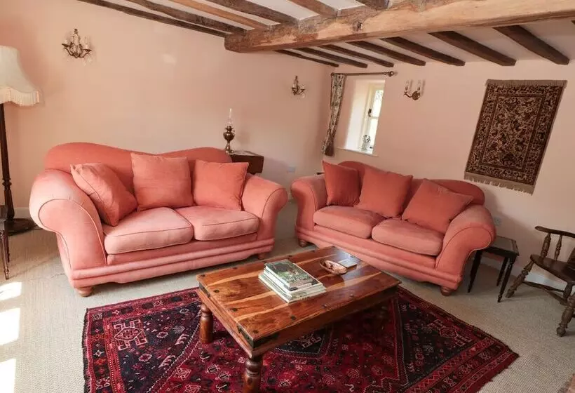 Just A Cottage, Newlands Farm