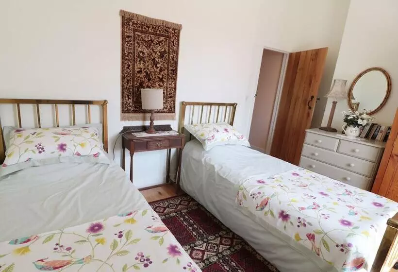 Just A Cottage, Newlands Farm