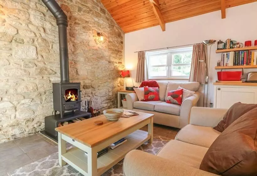 Pond Cottage