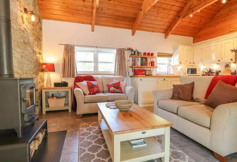 Pond Cottage
