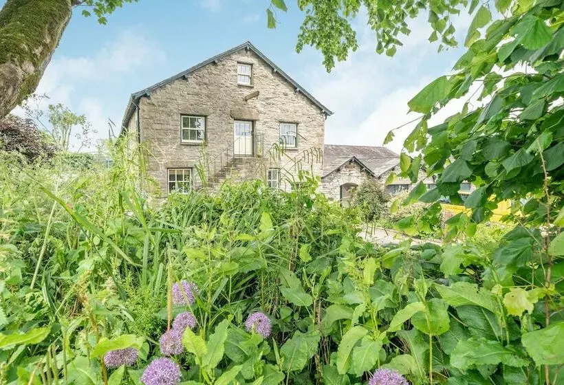 5 The Granary
