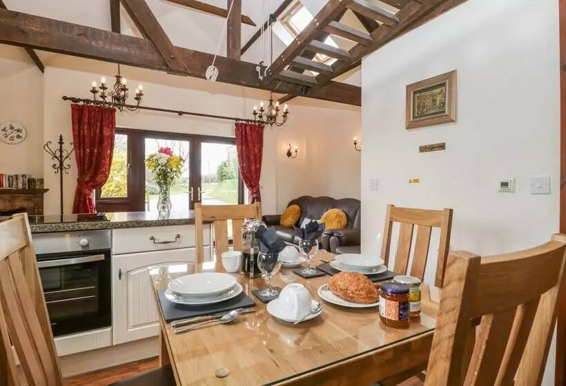 Walnut Cottage