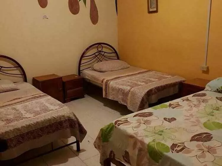 Anaira Hostel