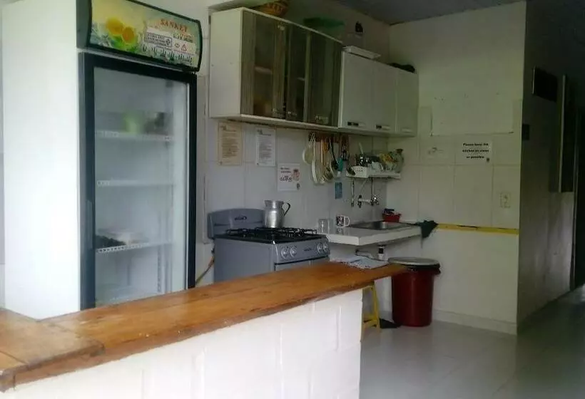 Anaira Hostel