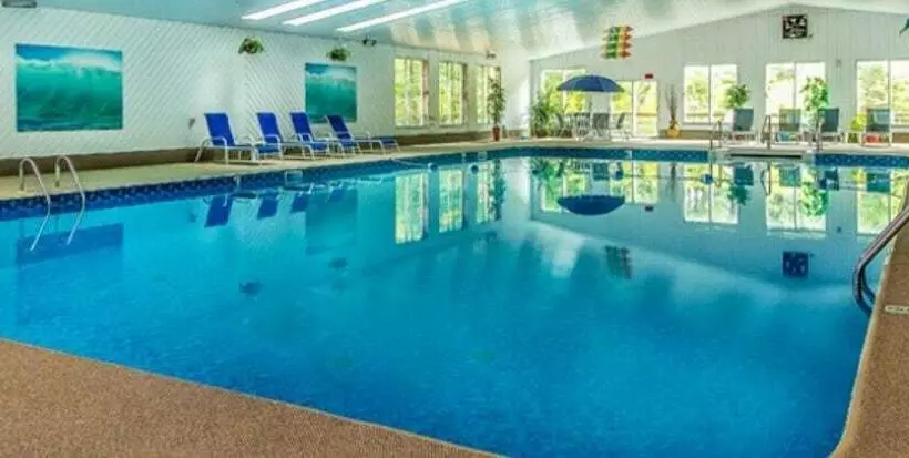 Cottages At The Even Tide Resort