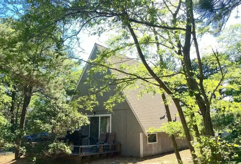 Cottages At The Even Tide Resort