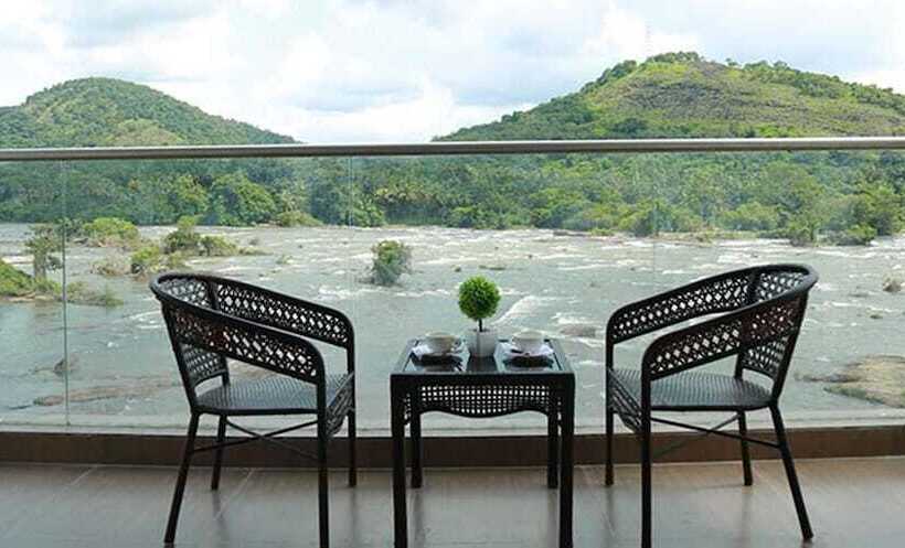 호텔 Athirapilly River Resort